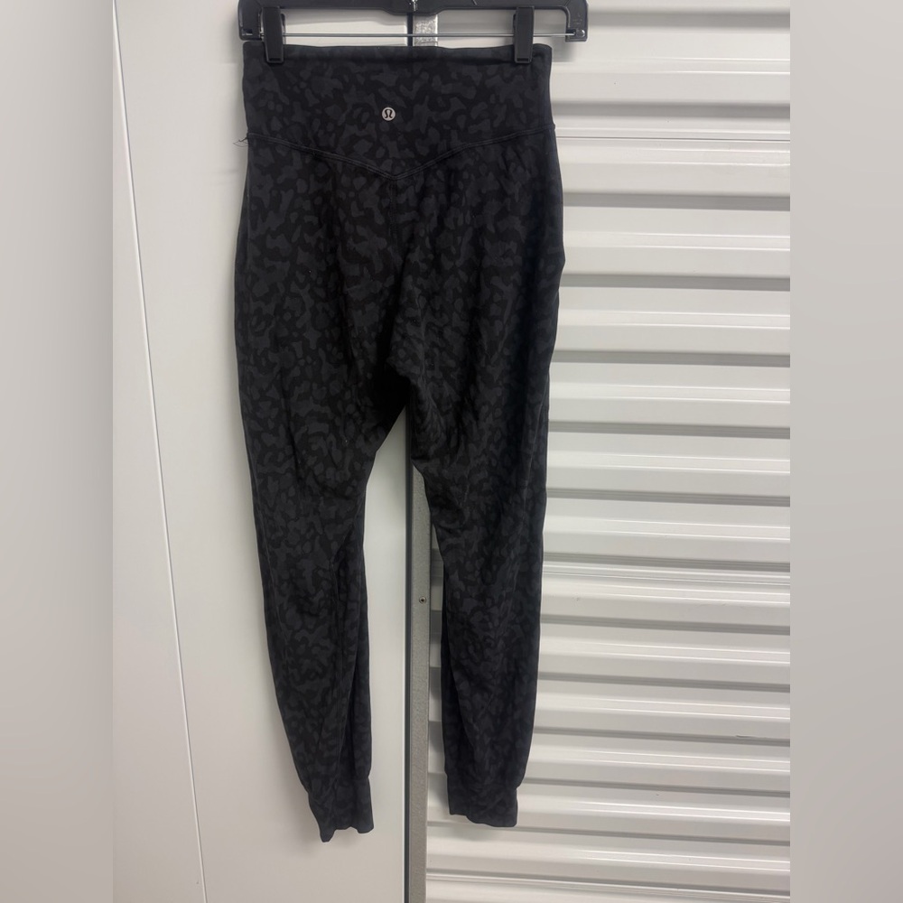 Lulu Chic Black Patterned Leggings